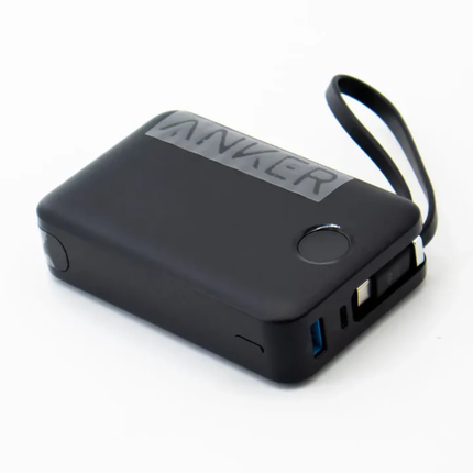 باور بانك أنكر 20000 ميللي أمبير بقوة 22.5 واط مع كابل USB-C مدمج وشاشة رقمية